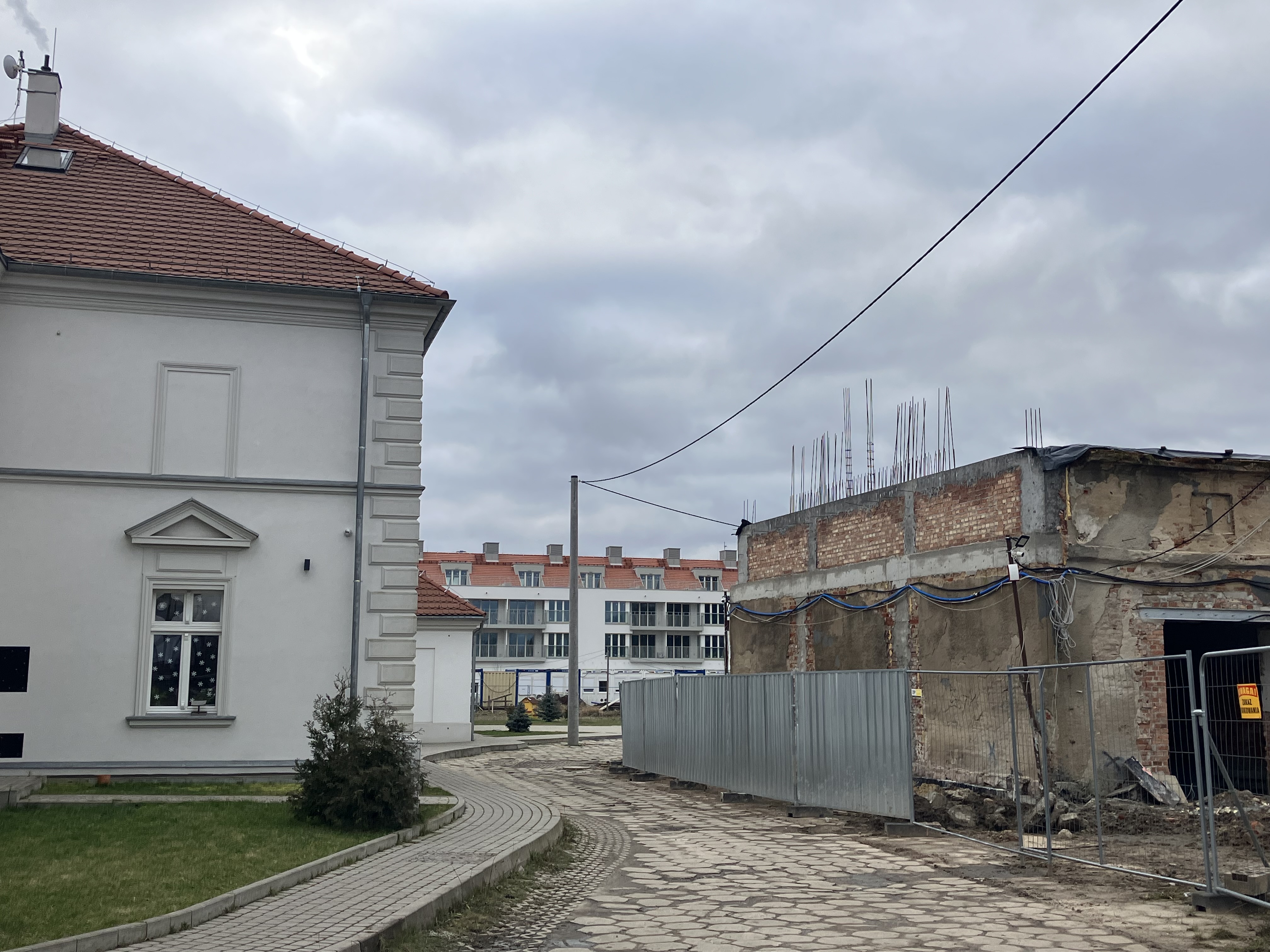 Jelcz-Laskowice: Miasto zyska nowe centrum - co już zbudowano na dawnym folwarku?